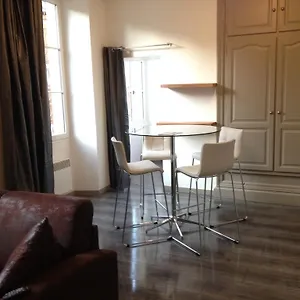Apartment De La Halle.